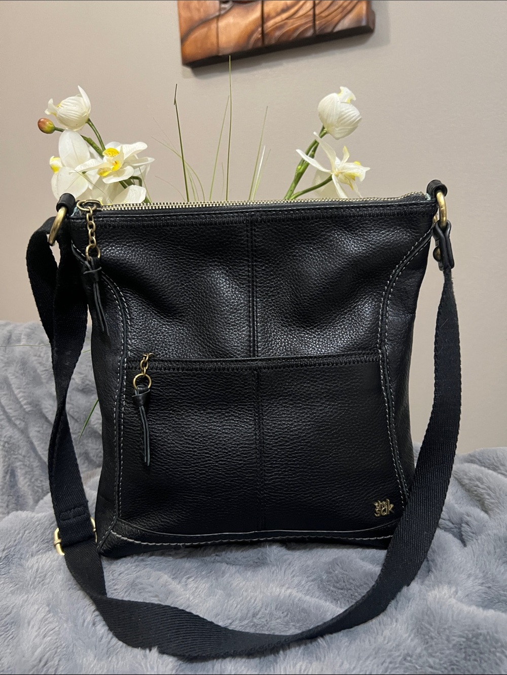 The Sak Iris Black Pebbled Leather Crossbody Bag EUC retail $129
